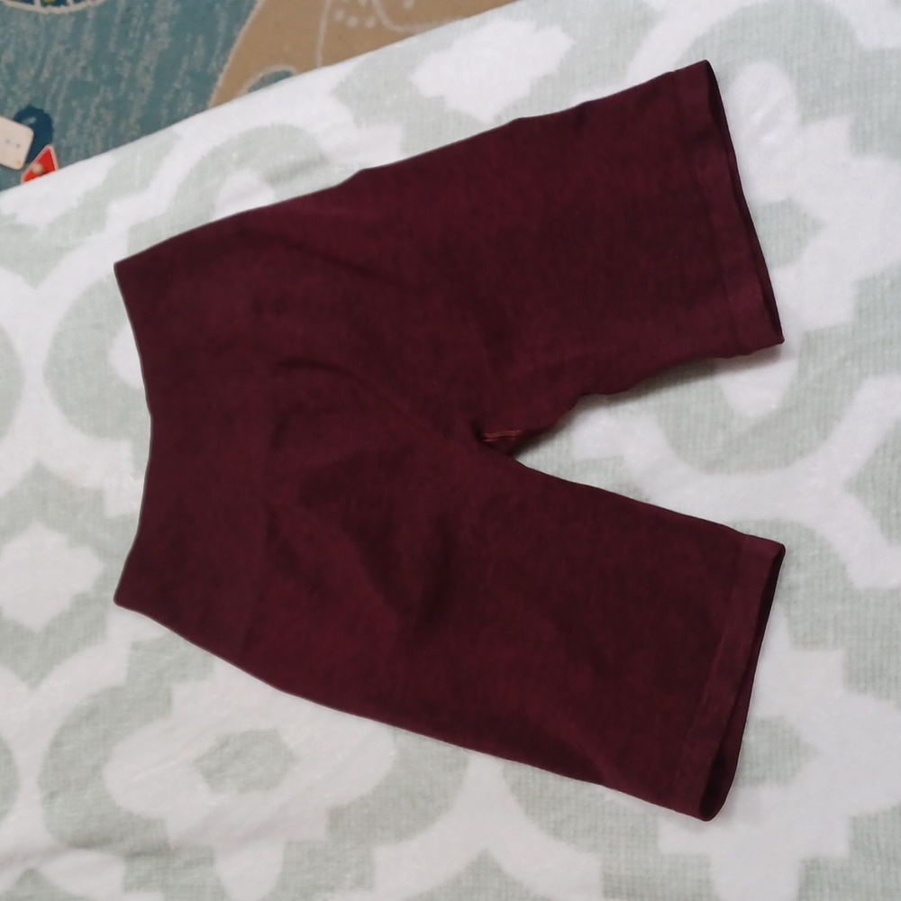 Black cherry Amplify biker shorts *read*